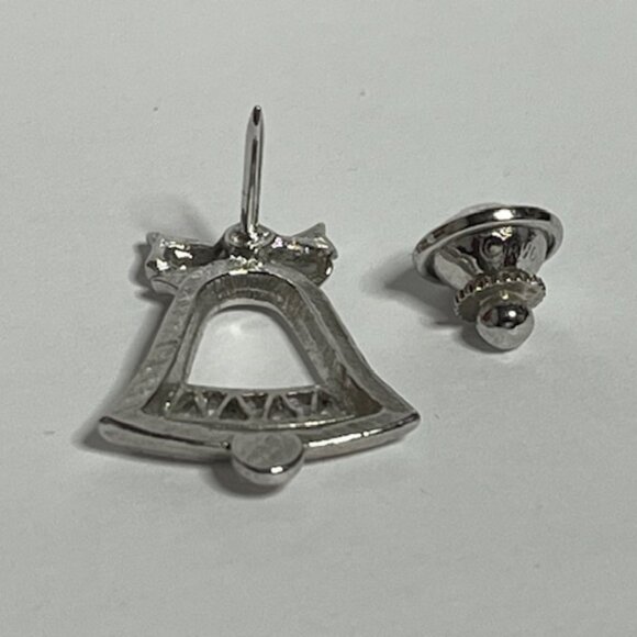 VTG AVON Christmas Bell Silver-Tone Lapel Vest Hat Backpack Pin 1981 - Picture 3 of 12